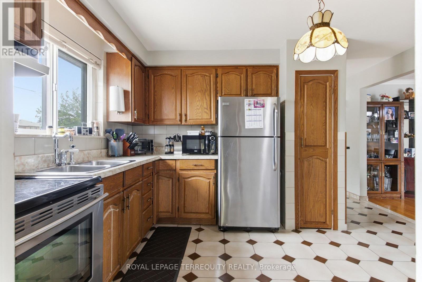 21 BUCKLAND ROAD - 14