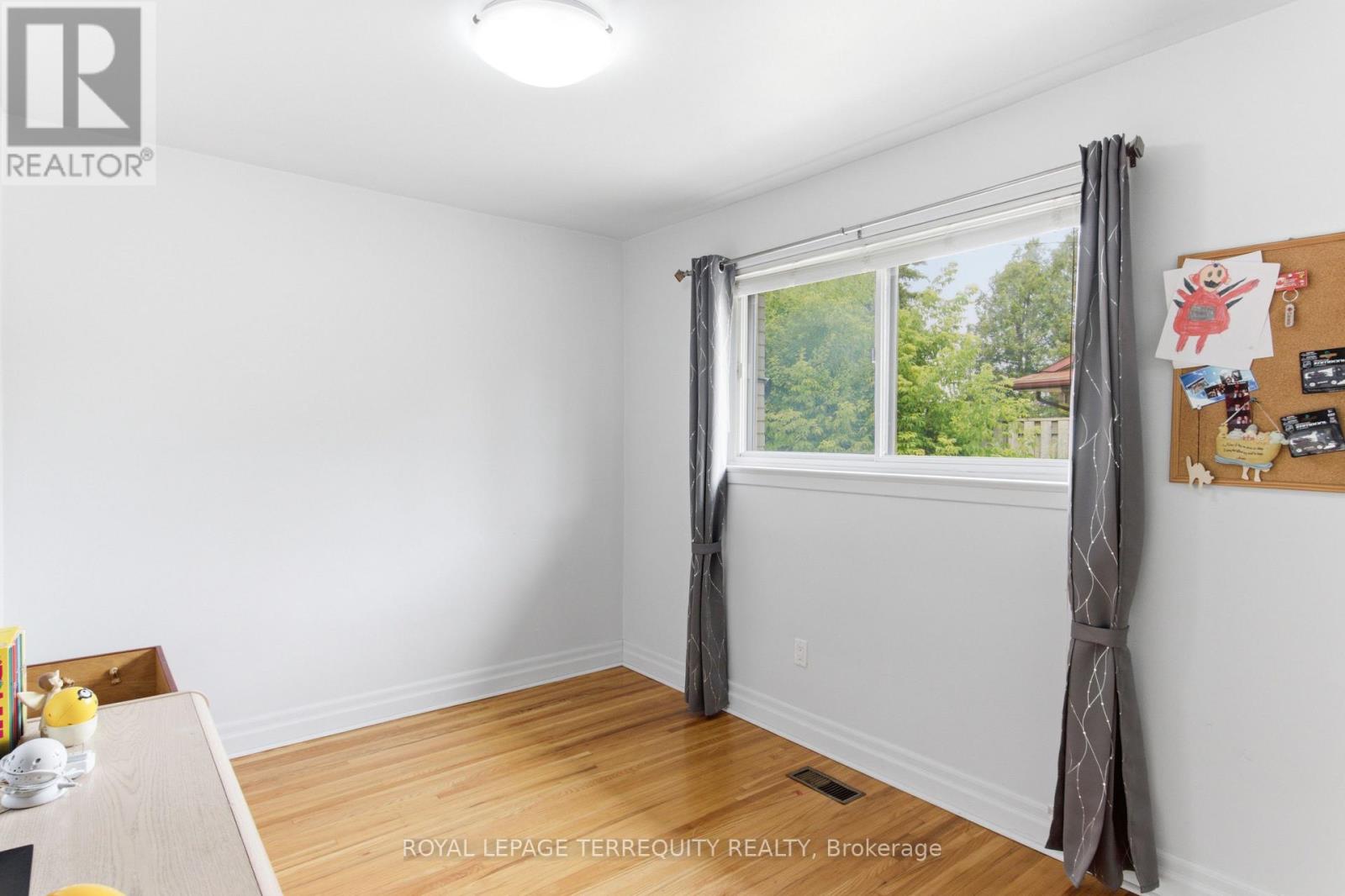 21 BUCKLAND ROAD - 23