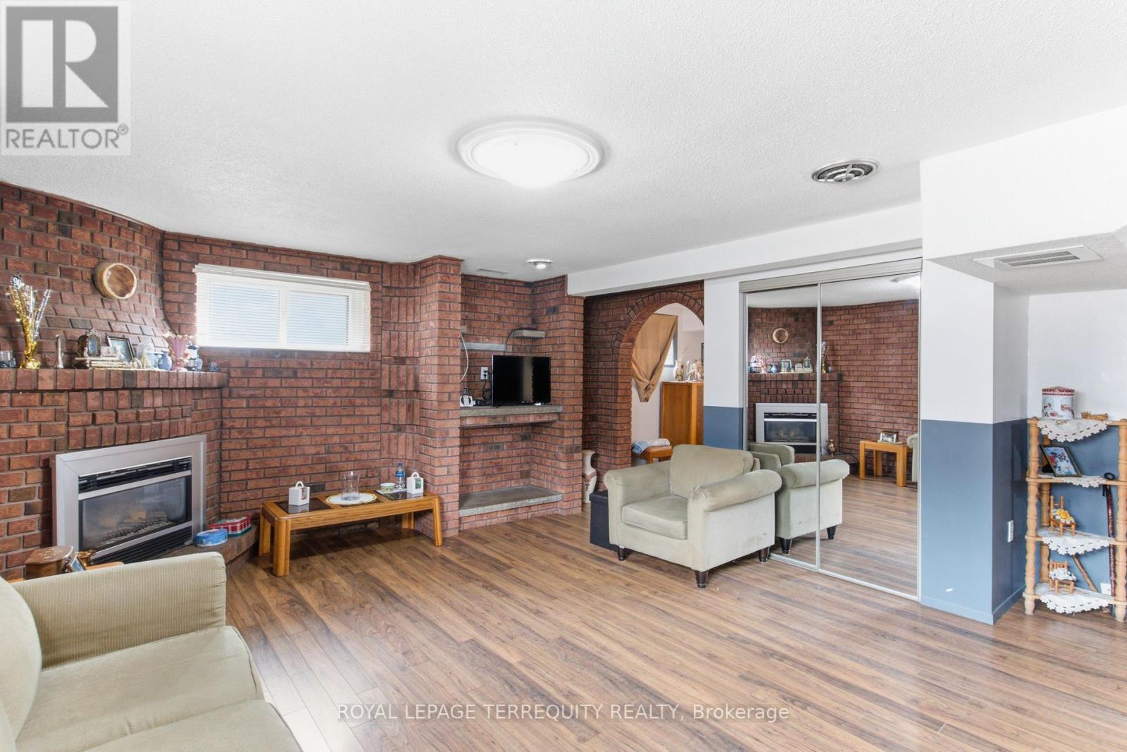 21 BUCKLAND ROAD - 31