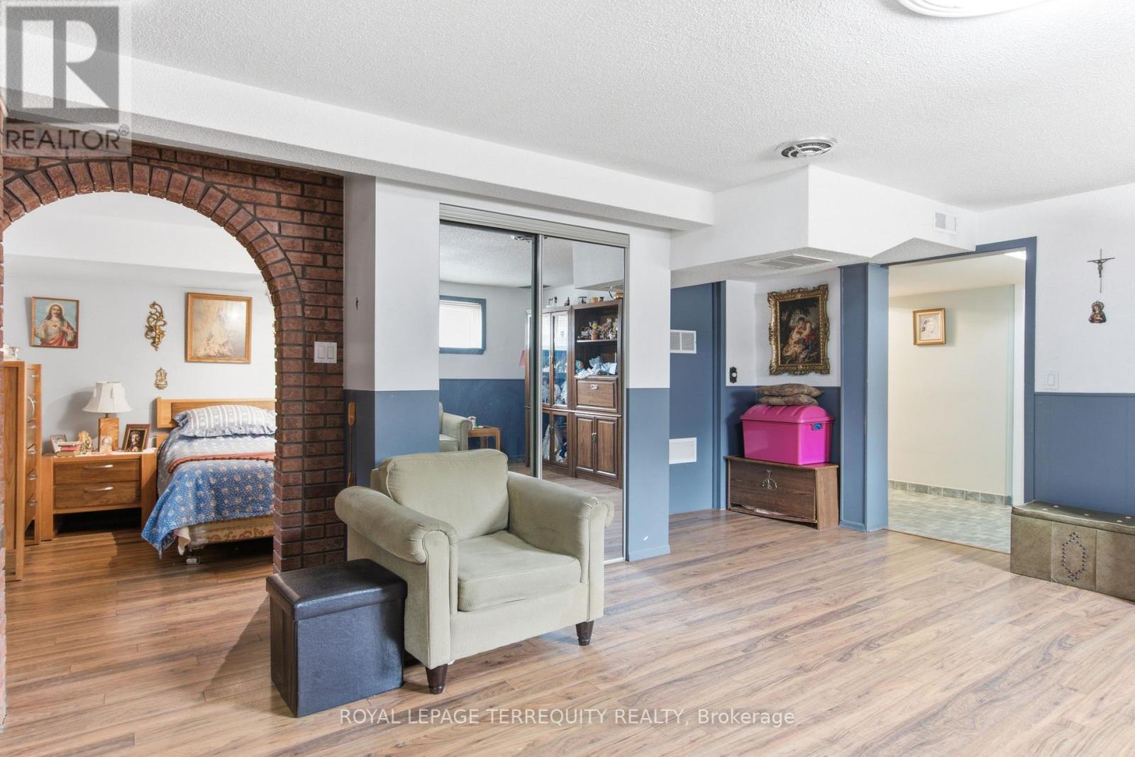 21 BUCKLAND ROAD - 34