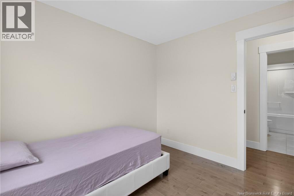51 Renoir Street - 32