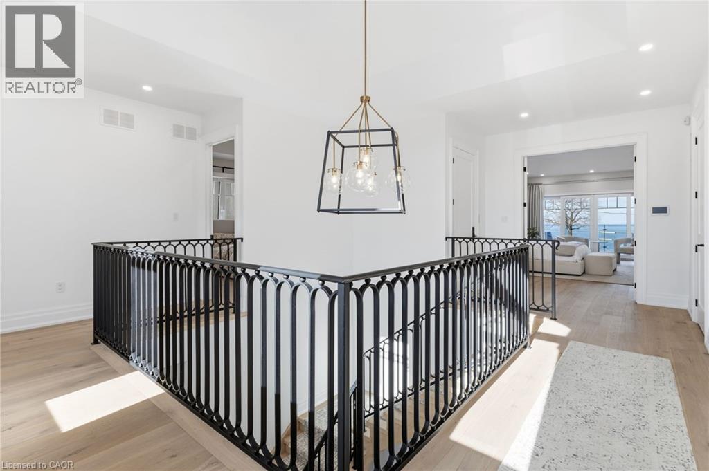 7 CAMPVIEW Road - 26