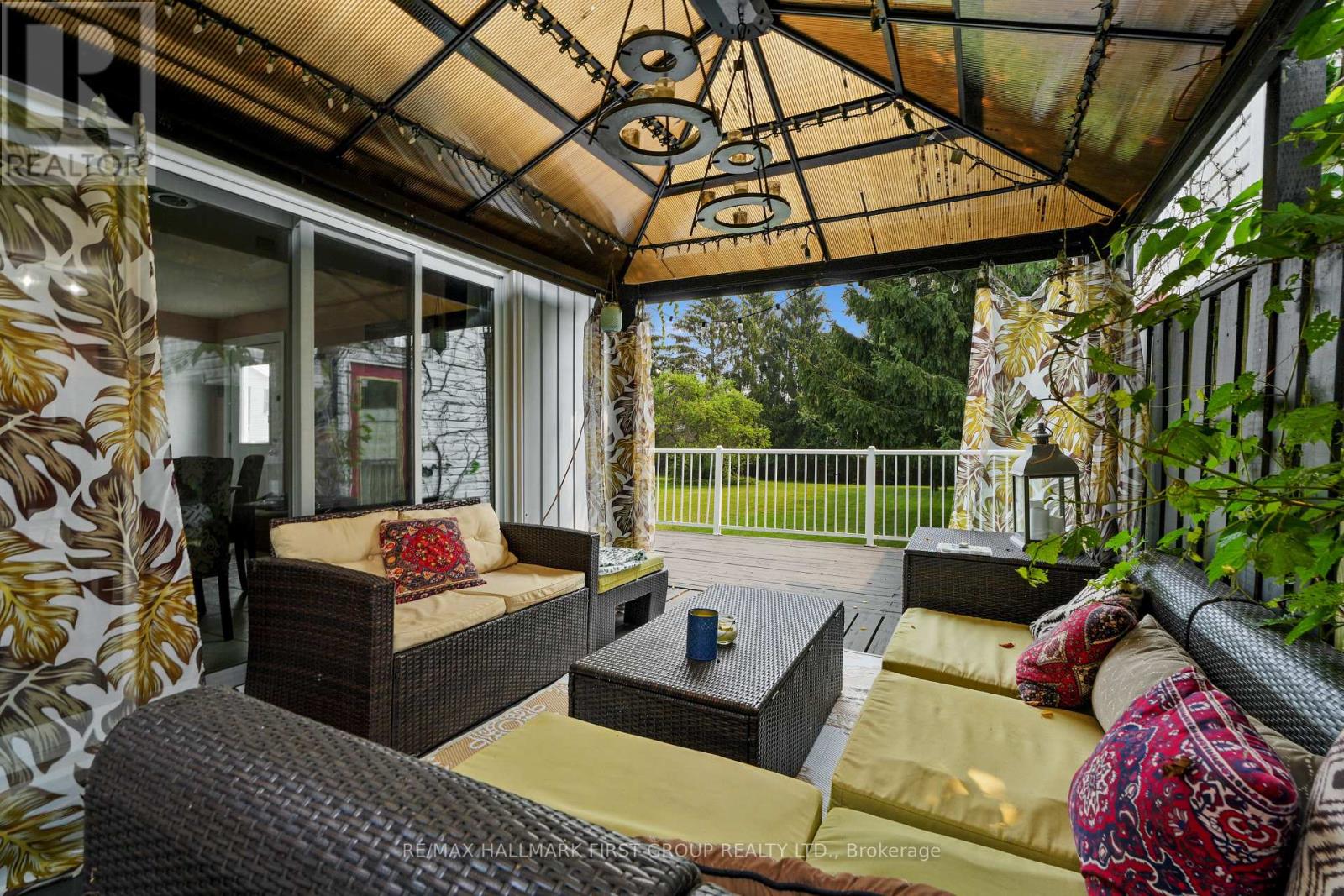 89 ROSE GLEN ROAD N - Image 27