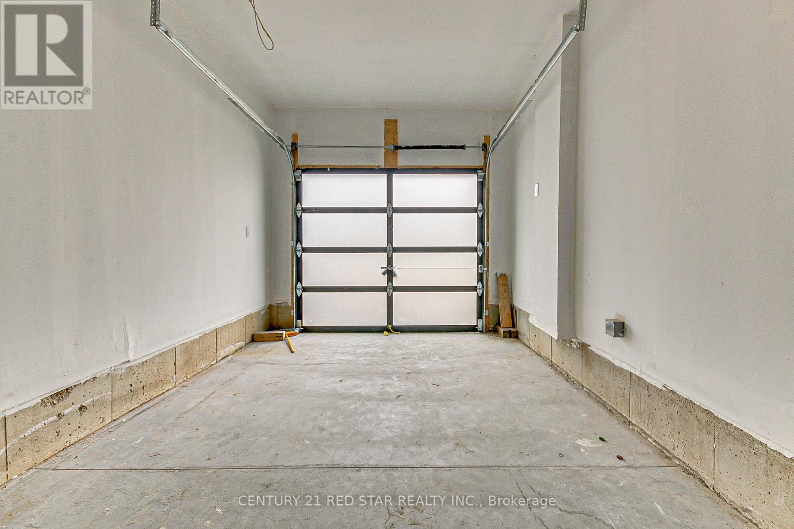 734 KHALSA DRIVE - 18