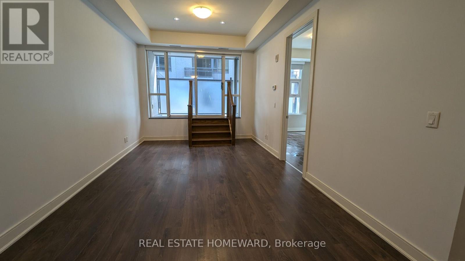 #312 150 MAIN STREET W - 11