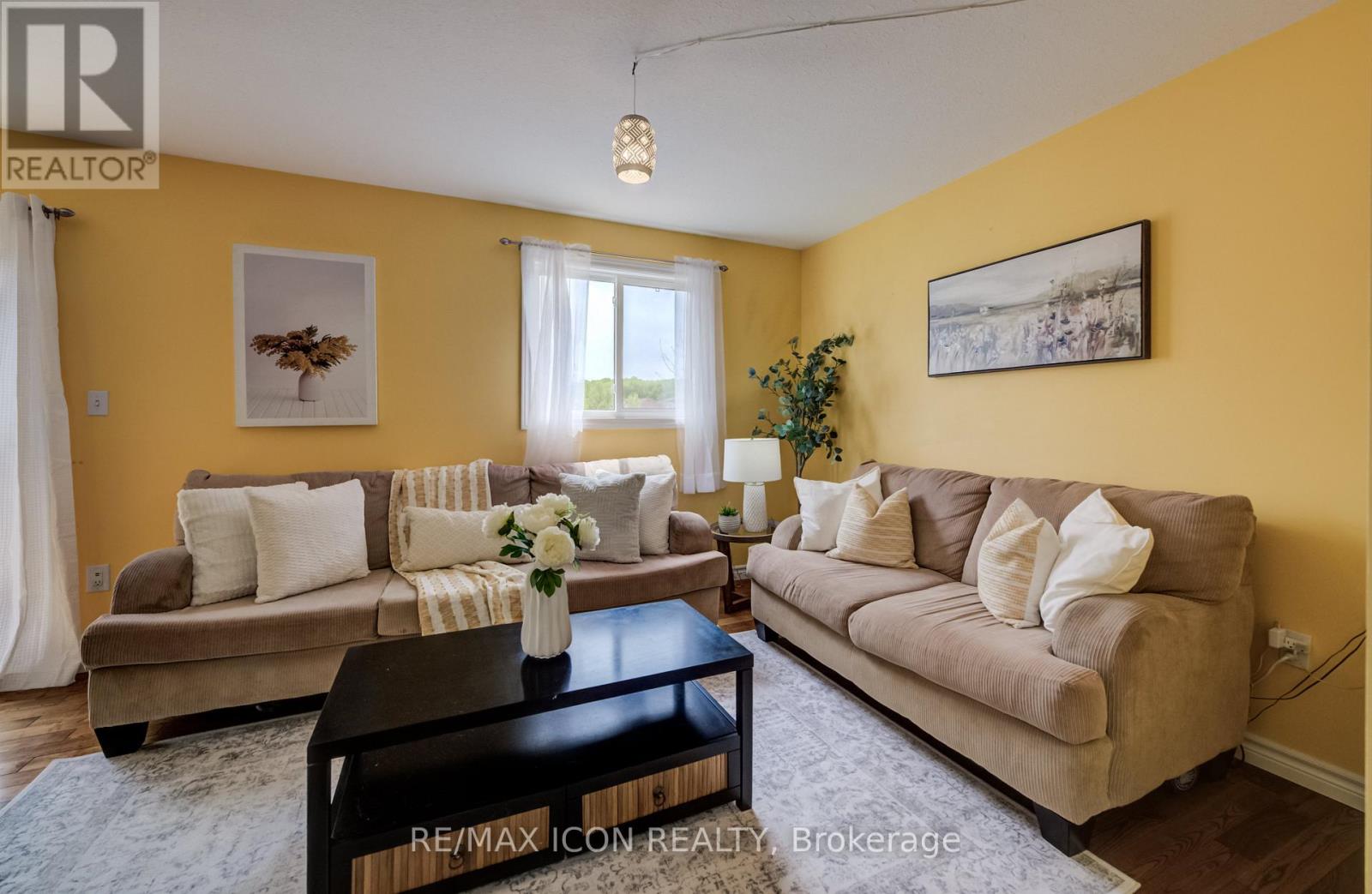 124 PROSPERITY DRIVE - 11