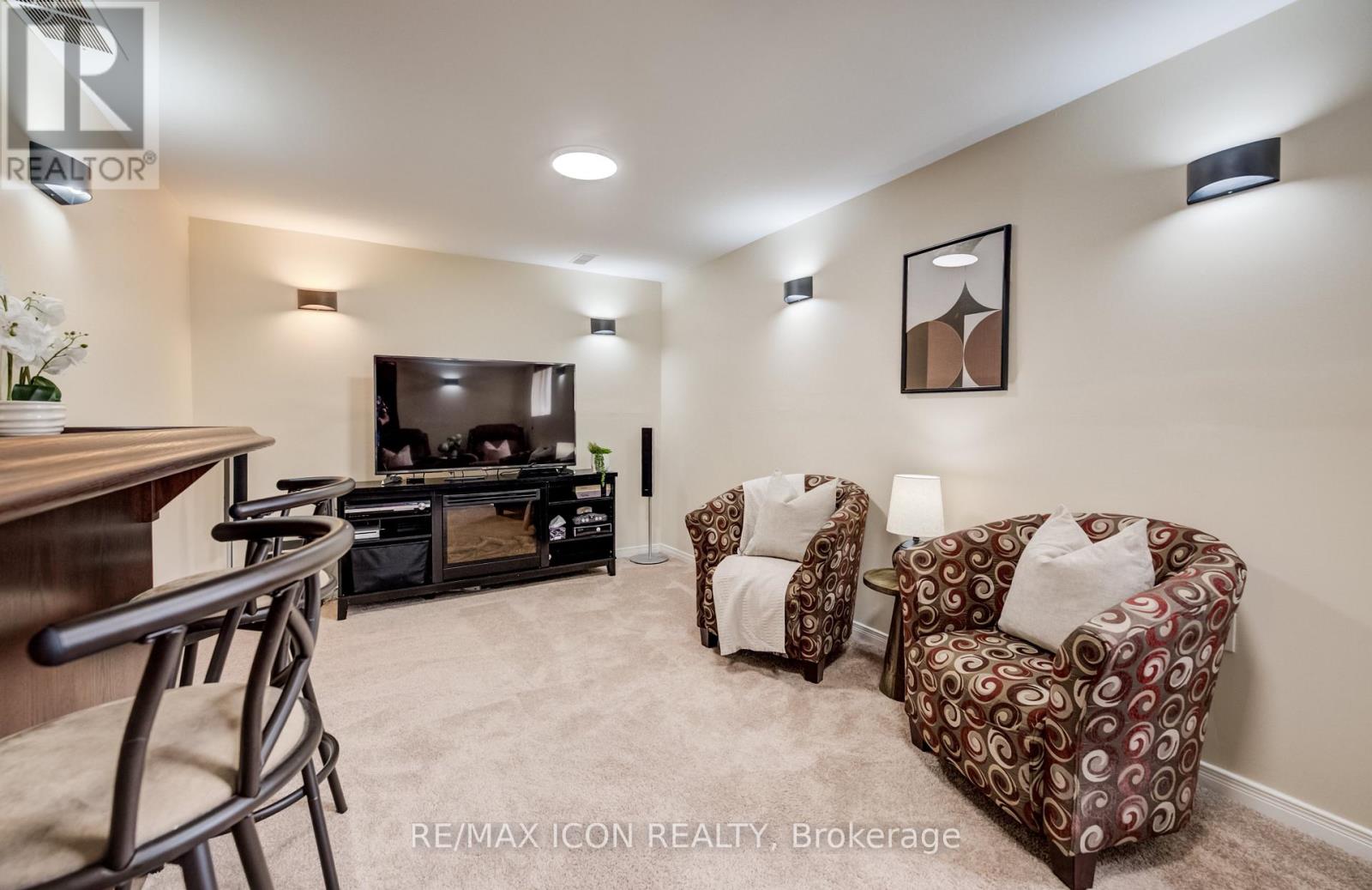 124 PROSPERITY DRIVE - 27