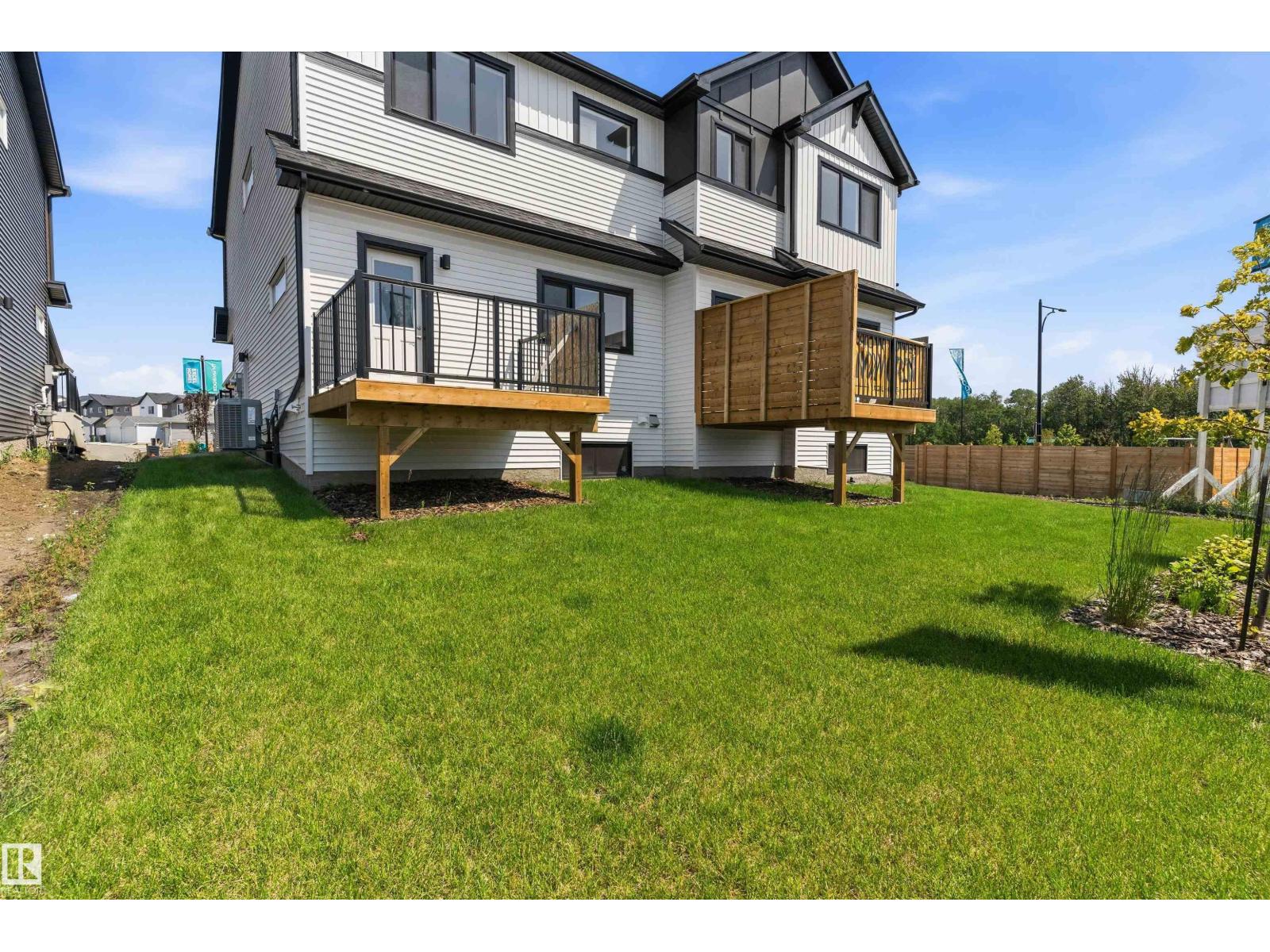 8907 ELVES LO NW - 38