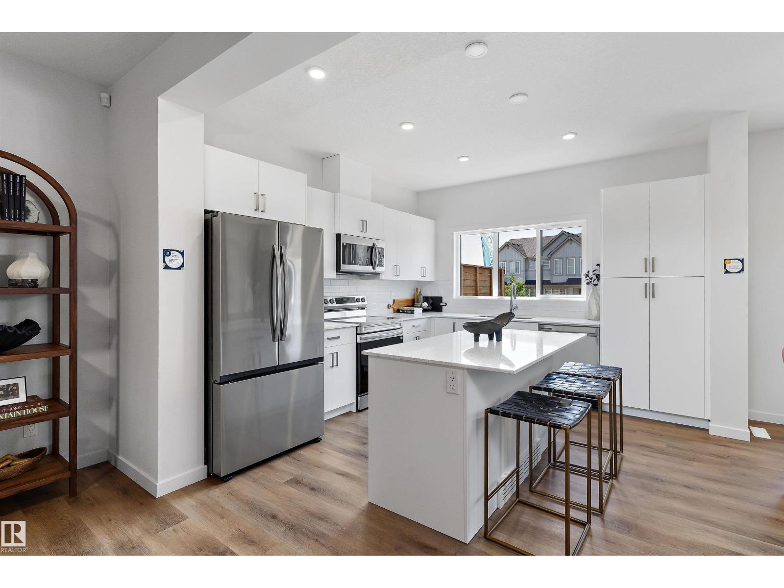 8907 ELVES LO NW - 12