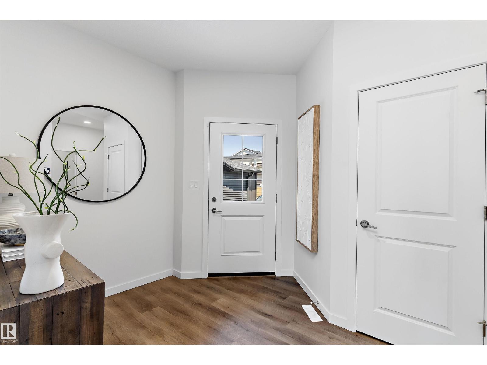 8907 ELVES LO NW - 4