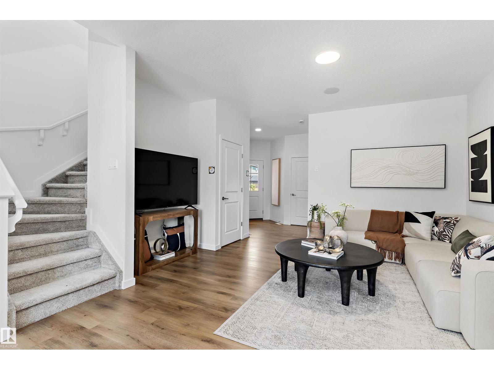 8907 ELVES LO NW - 9