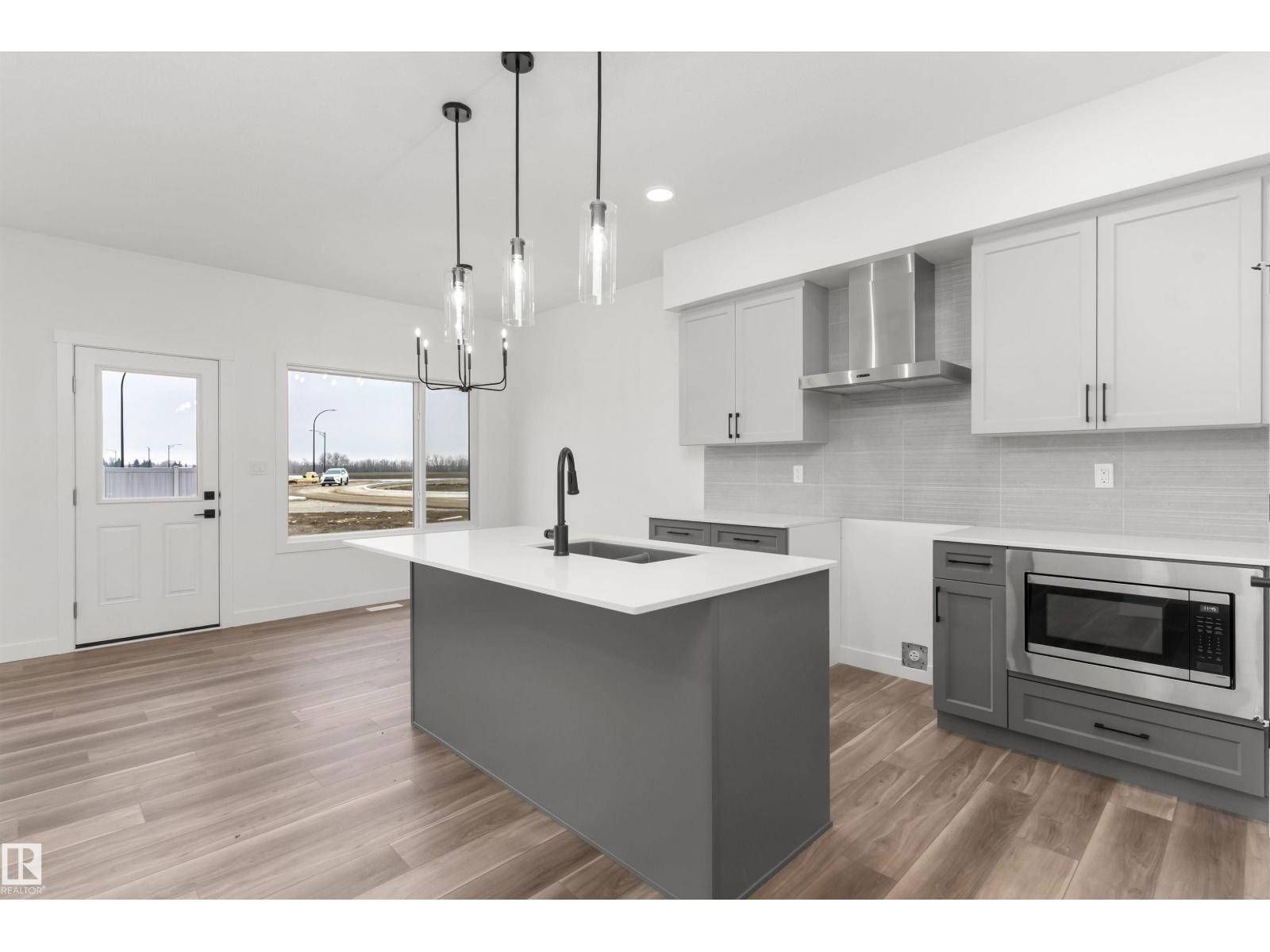 19131 20 AV NW - 5