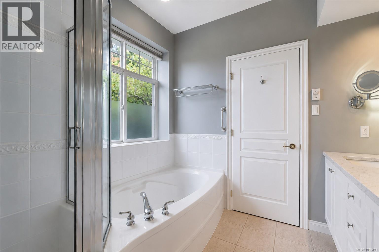 1266 Saturna Dr - 20