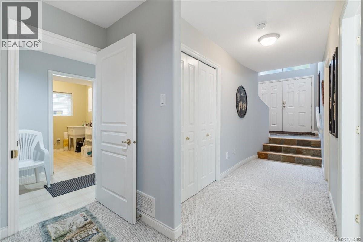 1266 Saturna Dr - 24