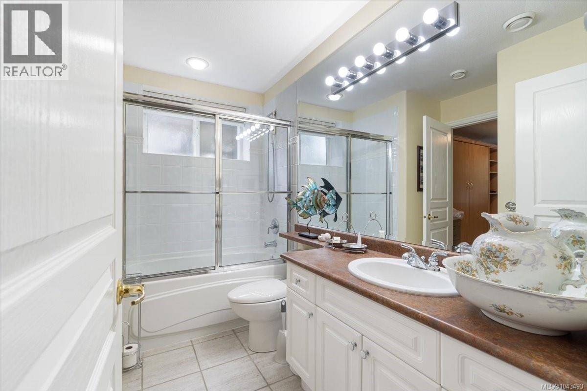 1266 Saturna Dr - 28