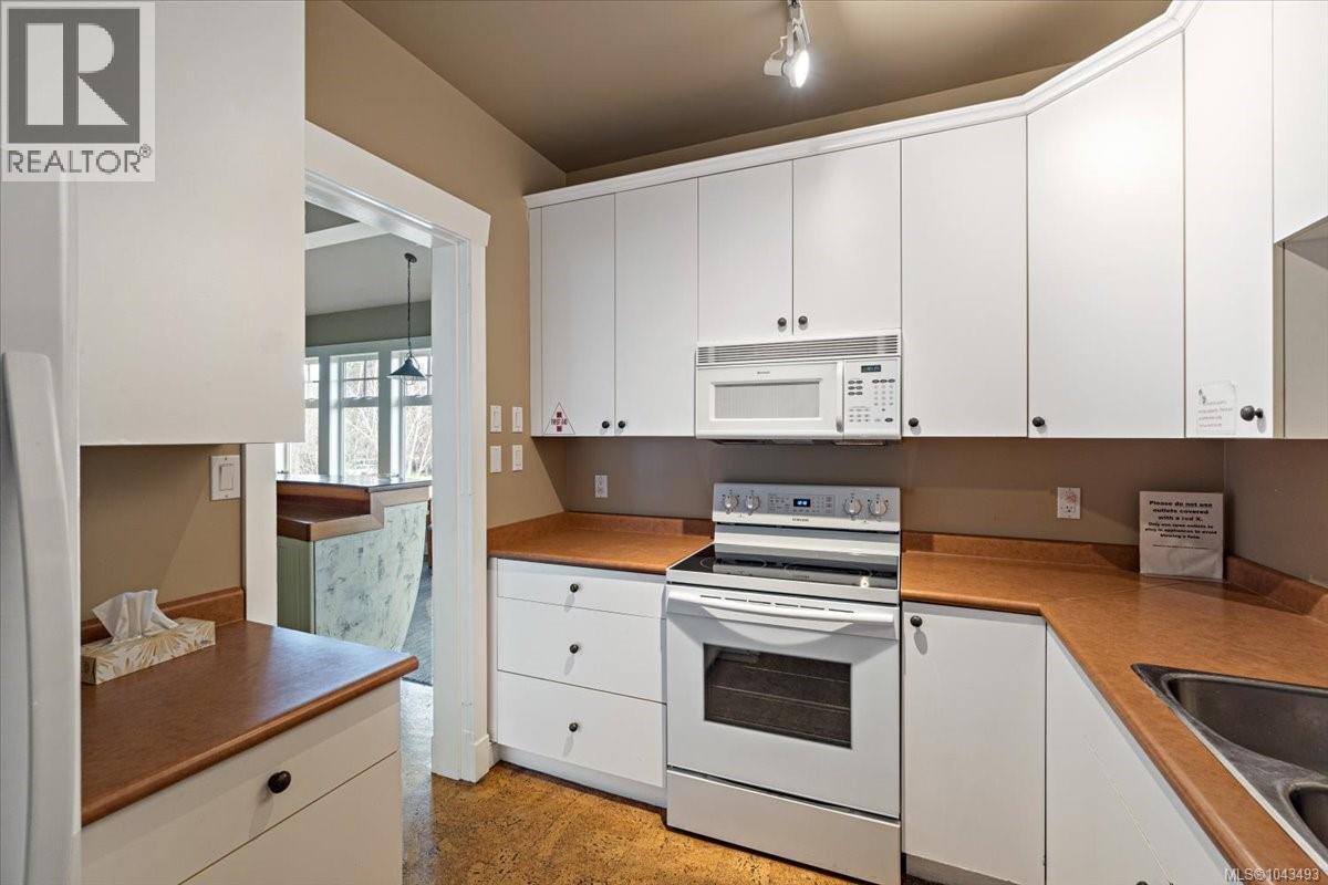1266 Saturna Dr - 55