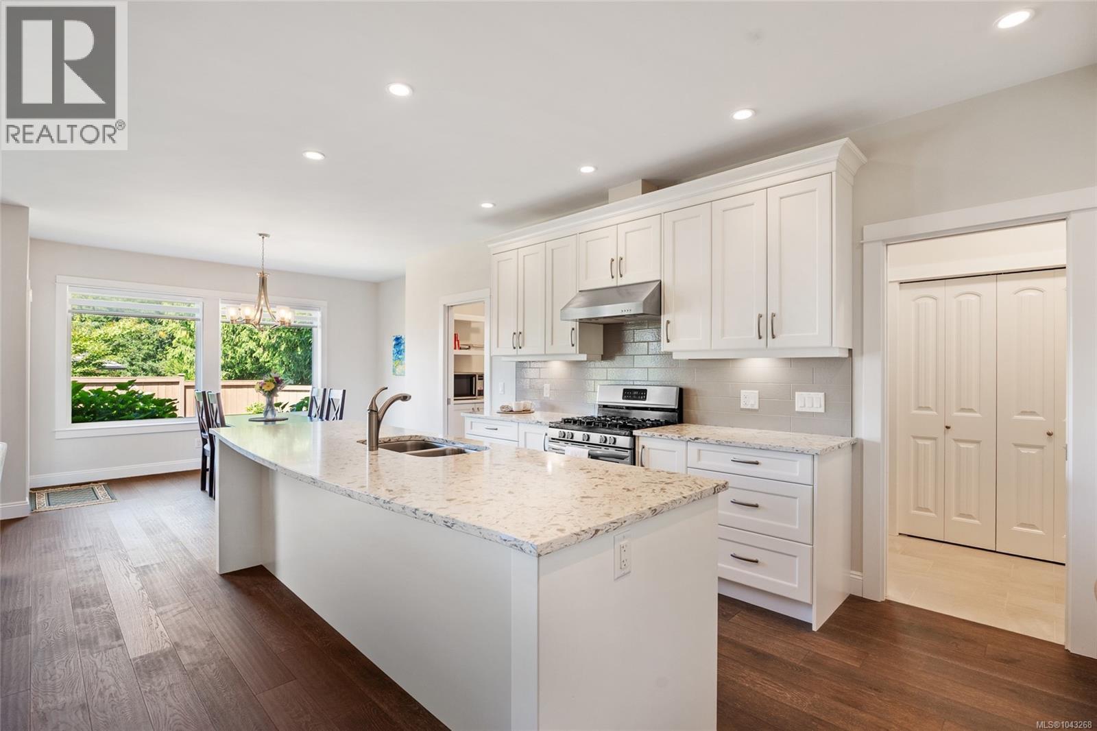 2266 Idiens Way - 5