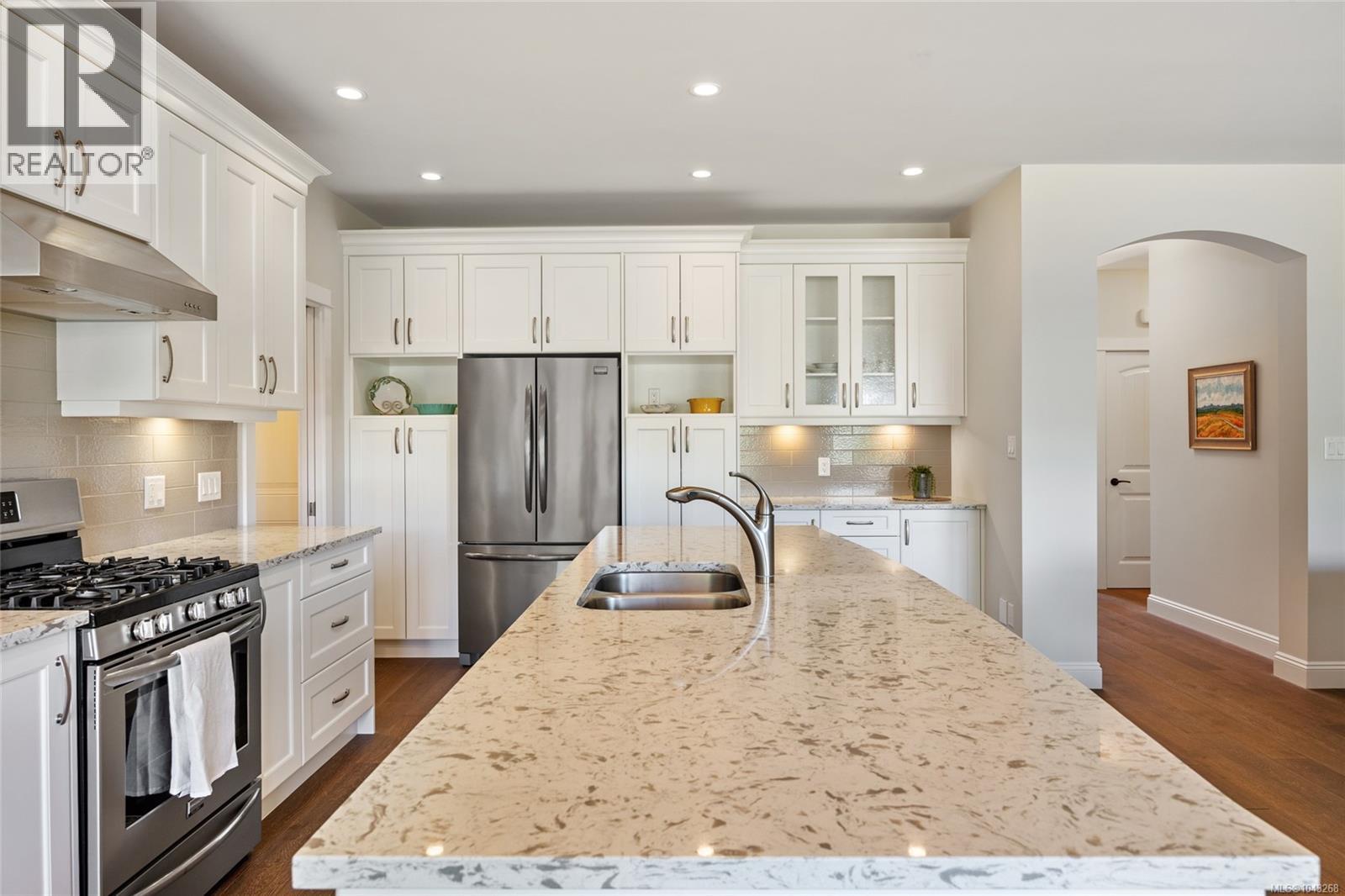 2266 Idiens Way - 6