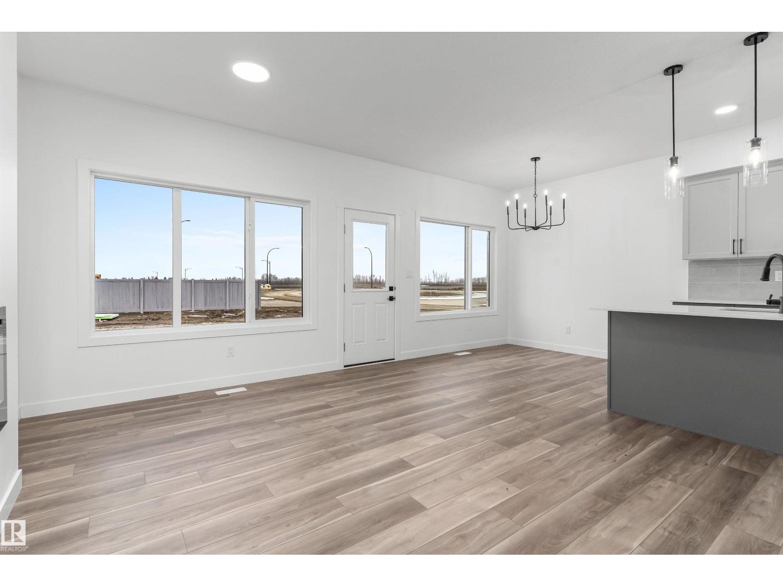 19131 20 AV NW - 16