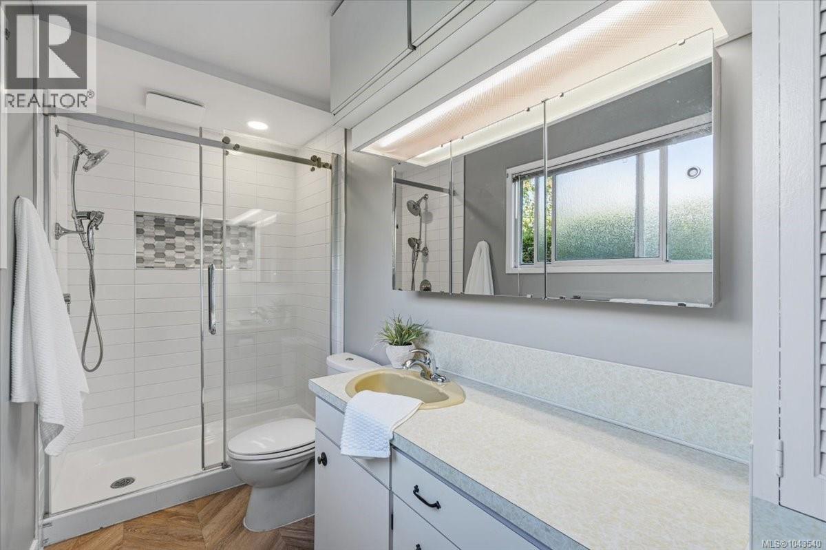 526 Ruby Cres - 12