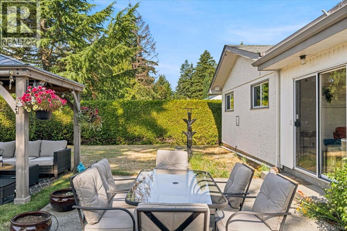 526 Ruby Cres - 19