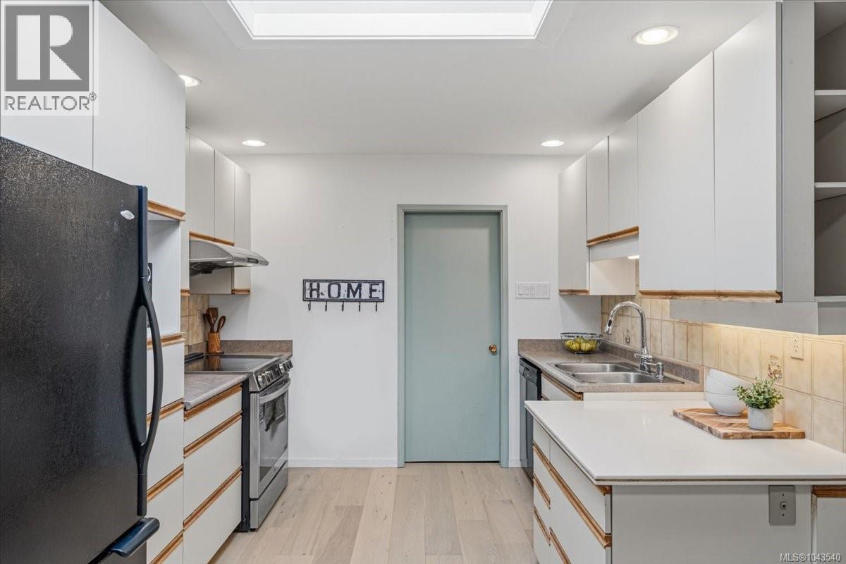 526 Ruby Cres - 6