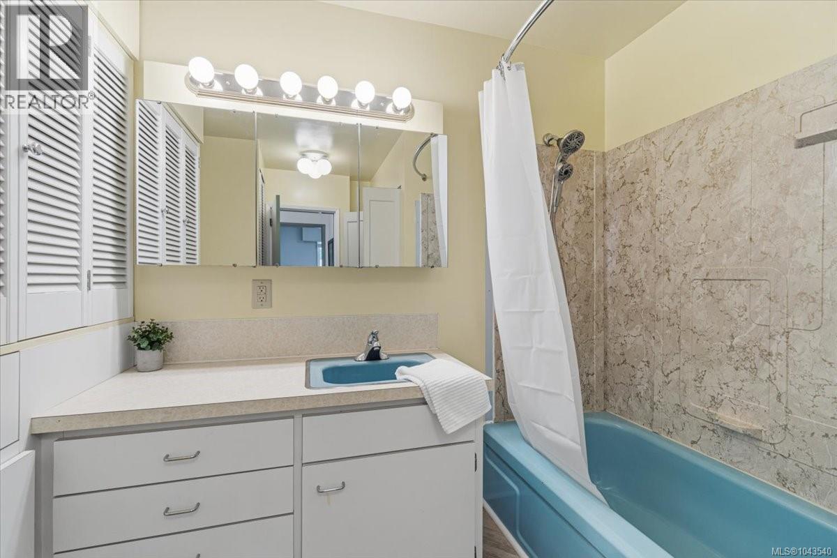 526 Ruby Cres - 15