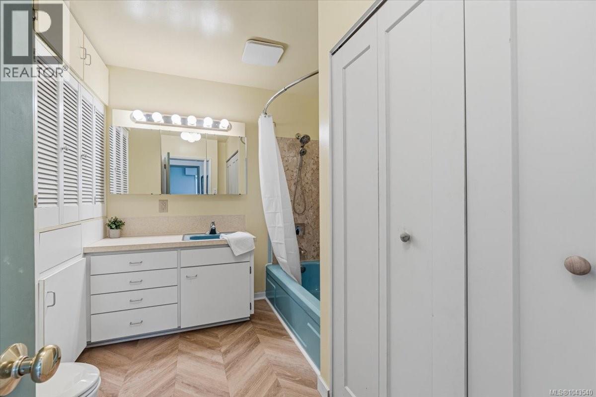 526 Ruby Cres - 16