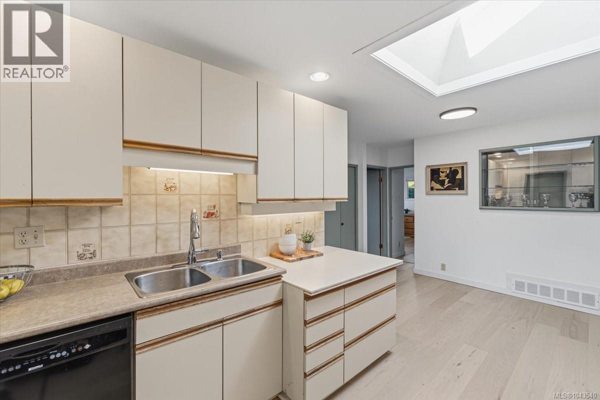 526 Ruby Cres - 7