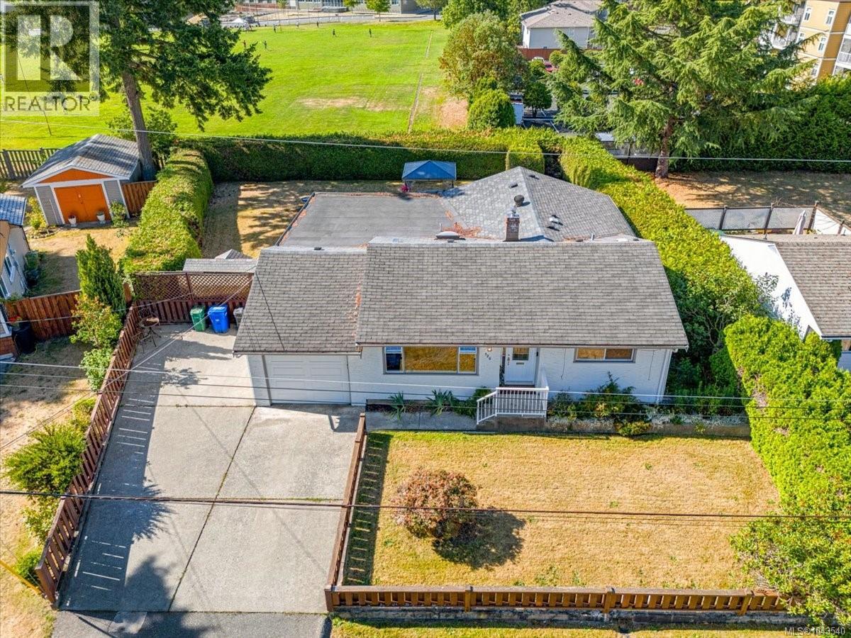 526 Ruby Cres - 24