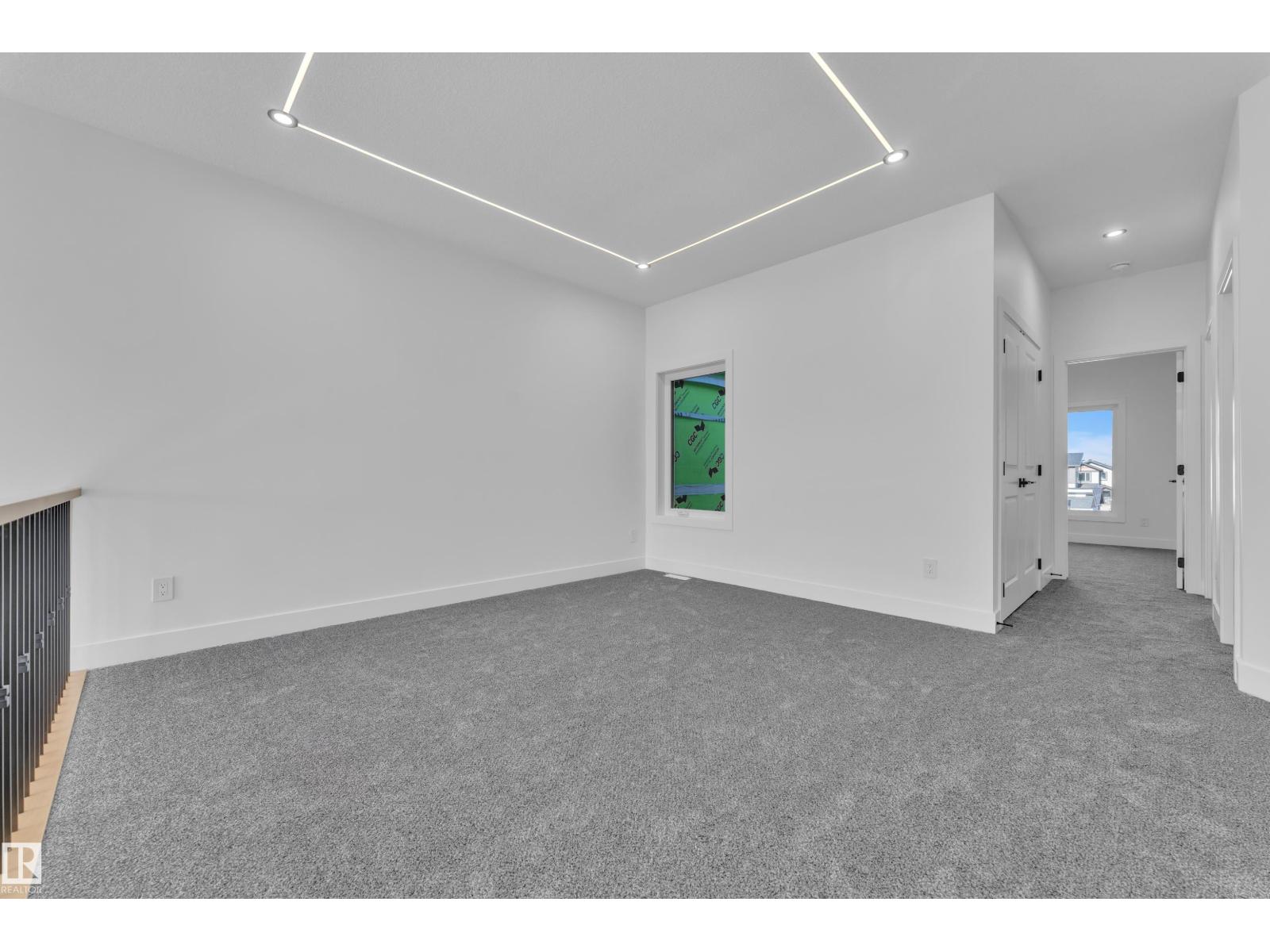382 Linden LO - 23