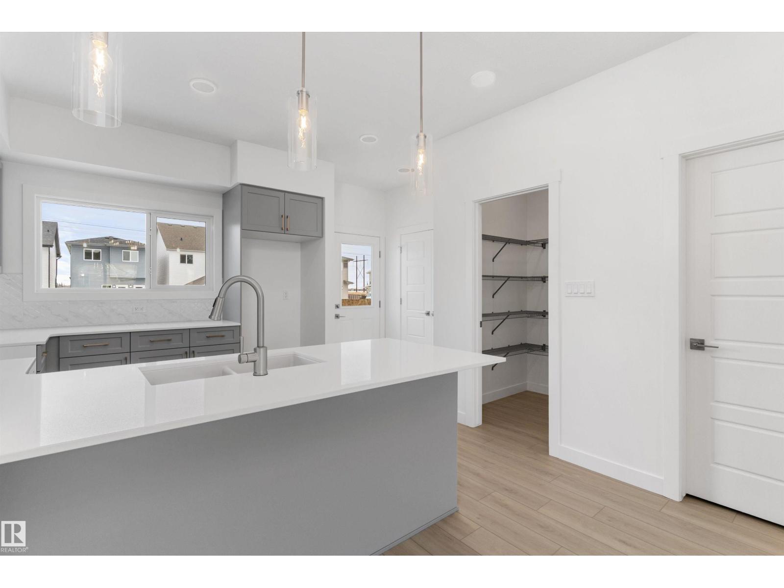 18816 28 AV NW - 11