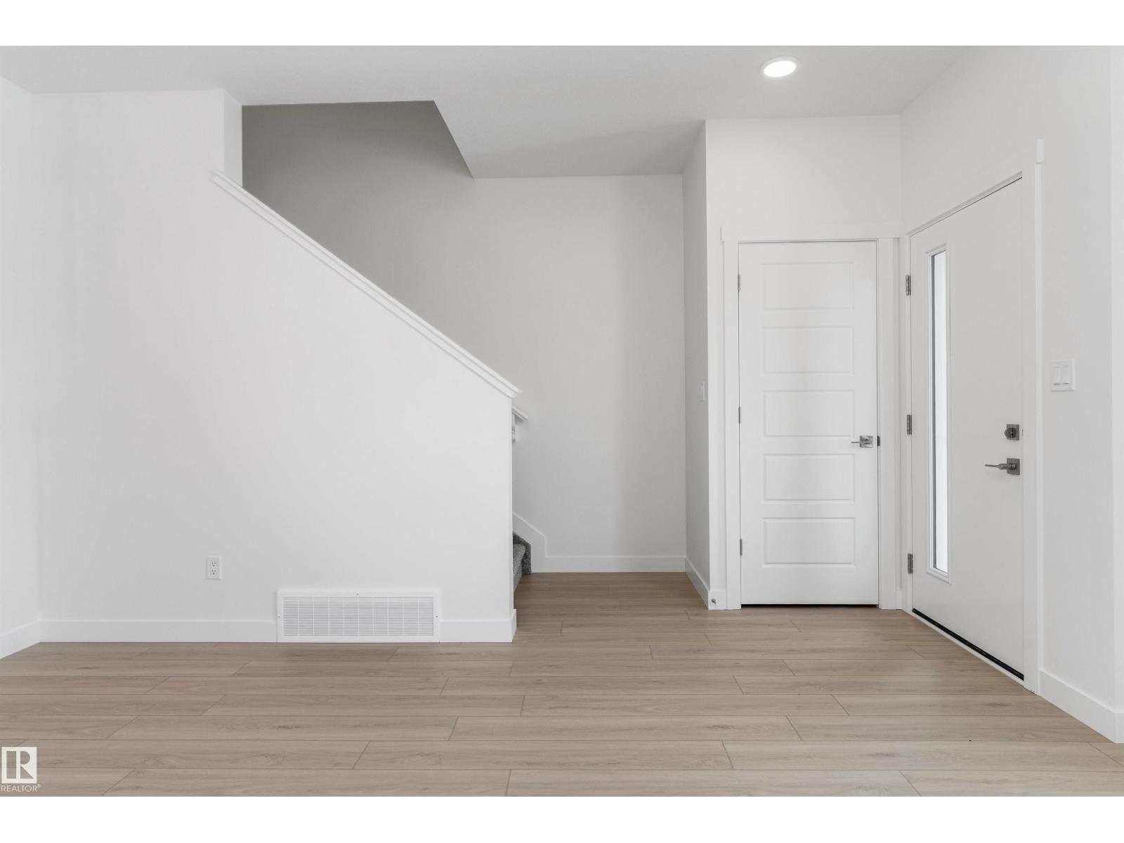 18816 28 AV NW - 16