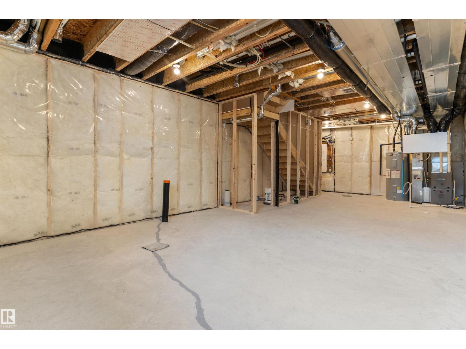 18816 28 AV NW - 37
