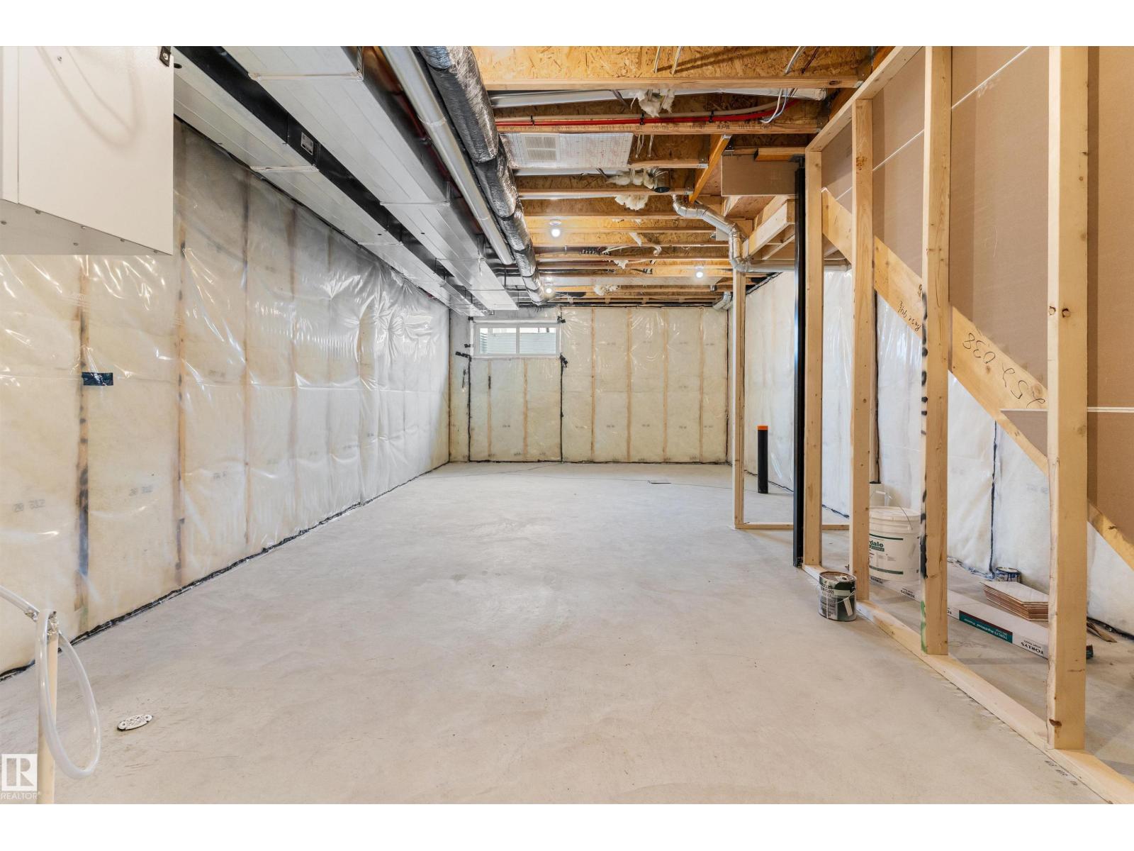 18816 28 AV NW - 36