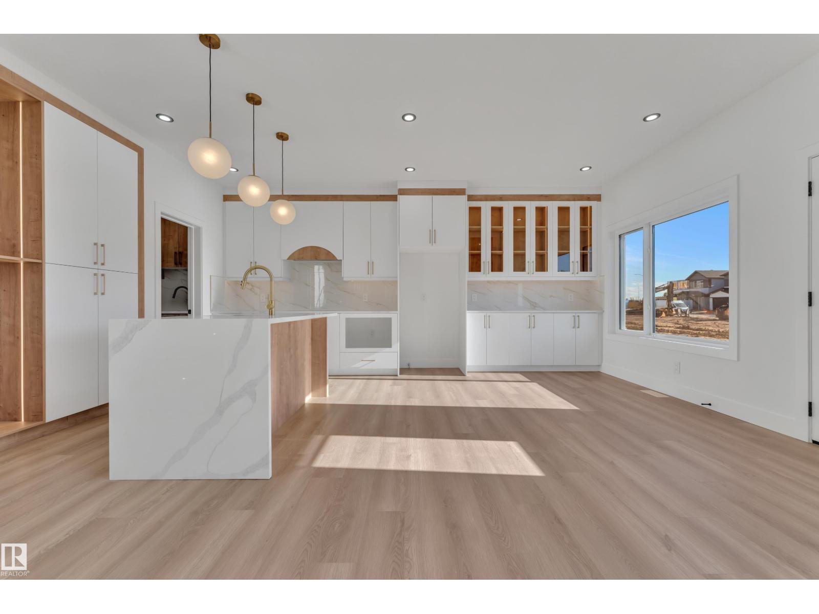 382 Linden LO - 19