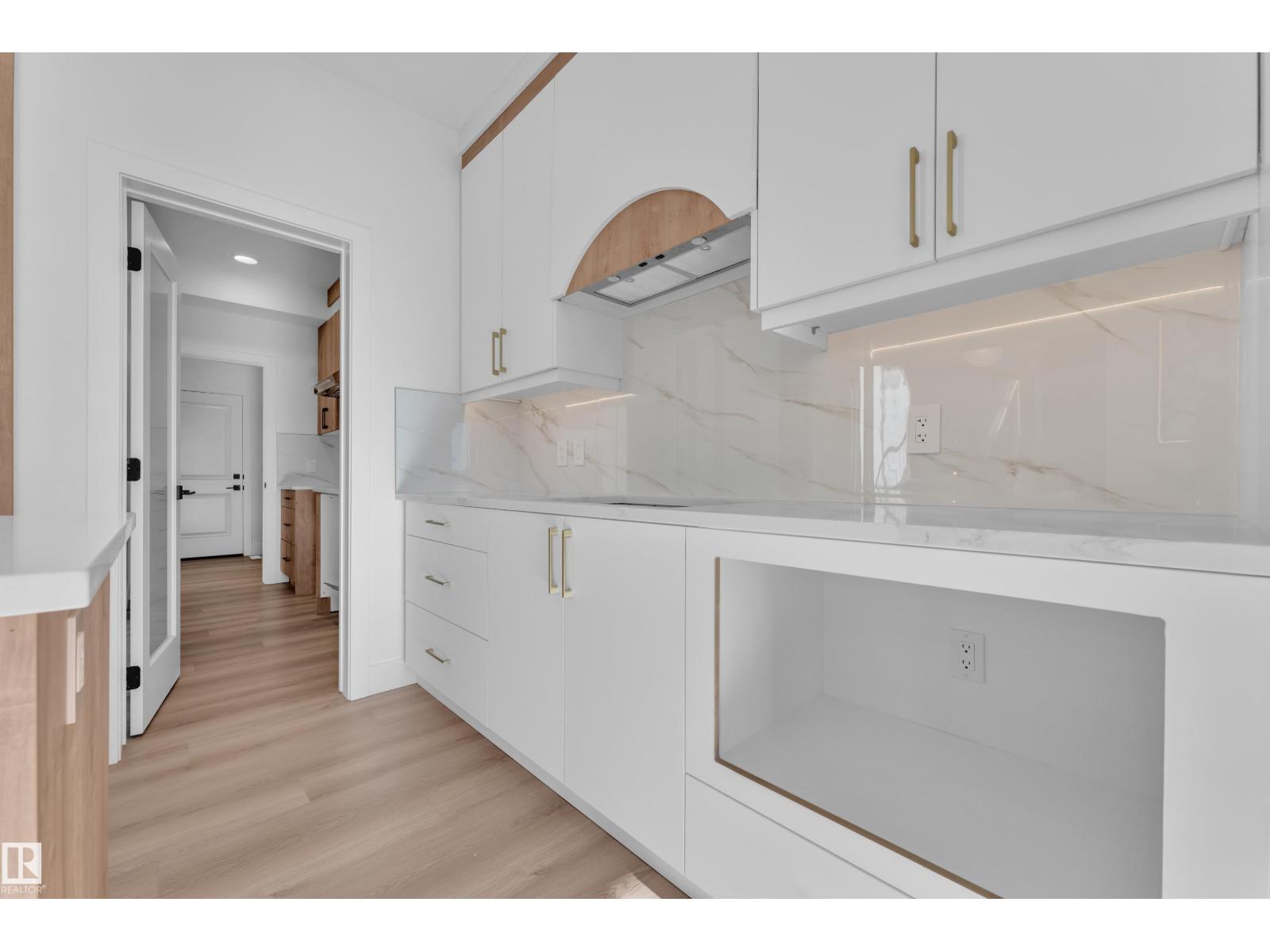 382 Linden LO - 16