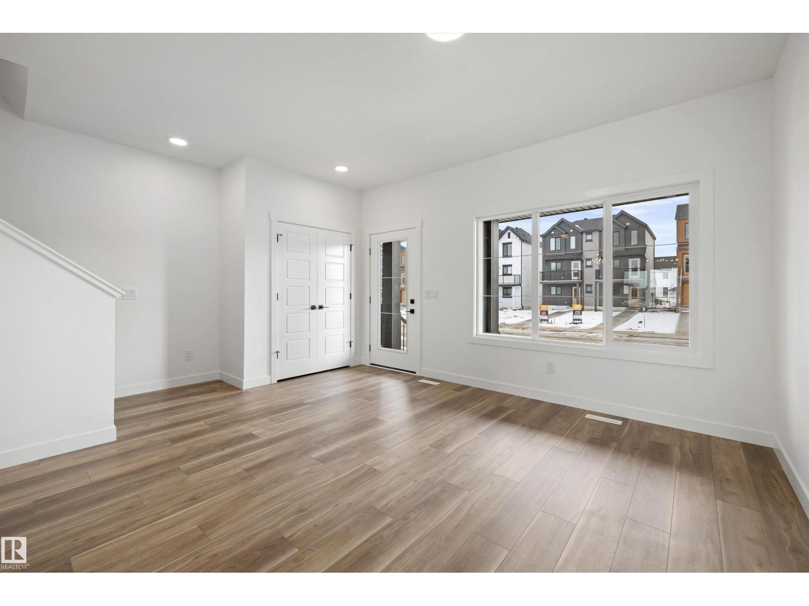 634 176 AV NE - 7