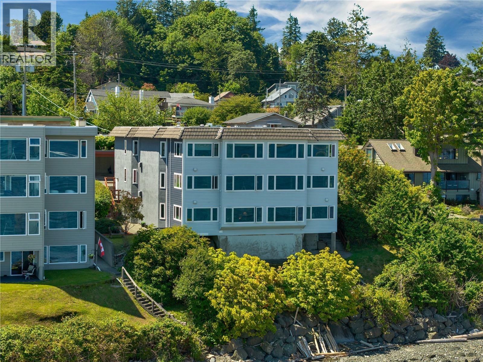 #2 553 Island Hwy - 37