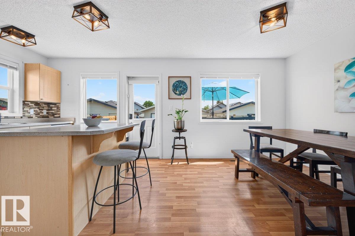 17411 90 ST NW - 15