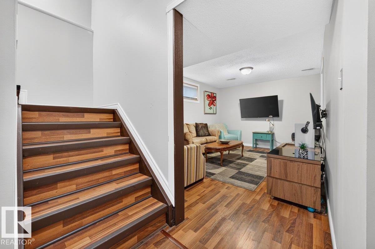 17411 90 ST NW - 38