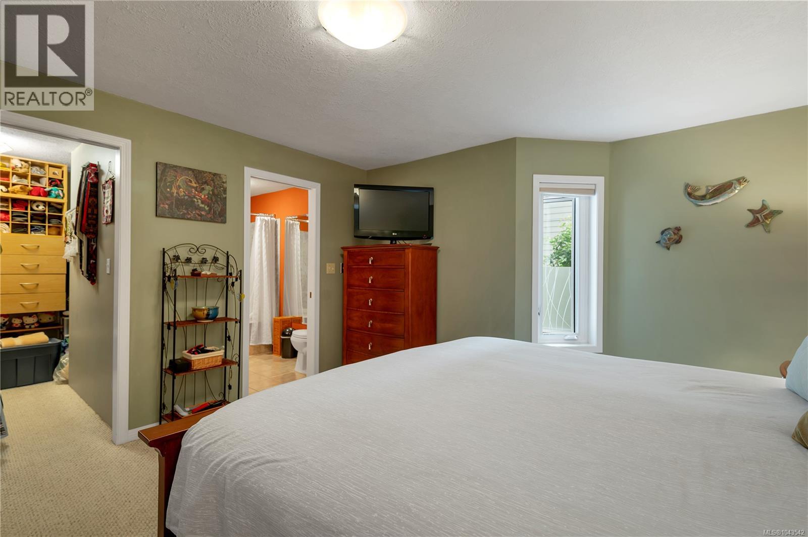 #2 553 Island Hwy - 21