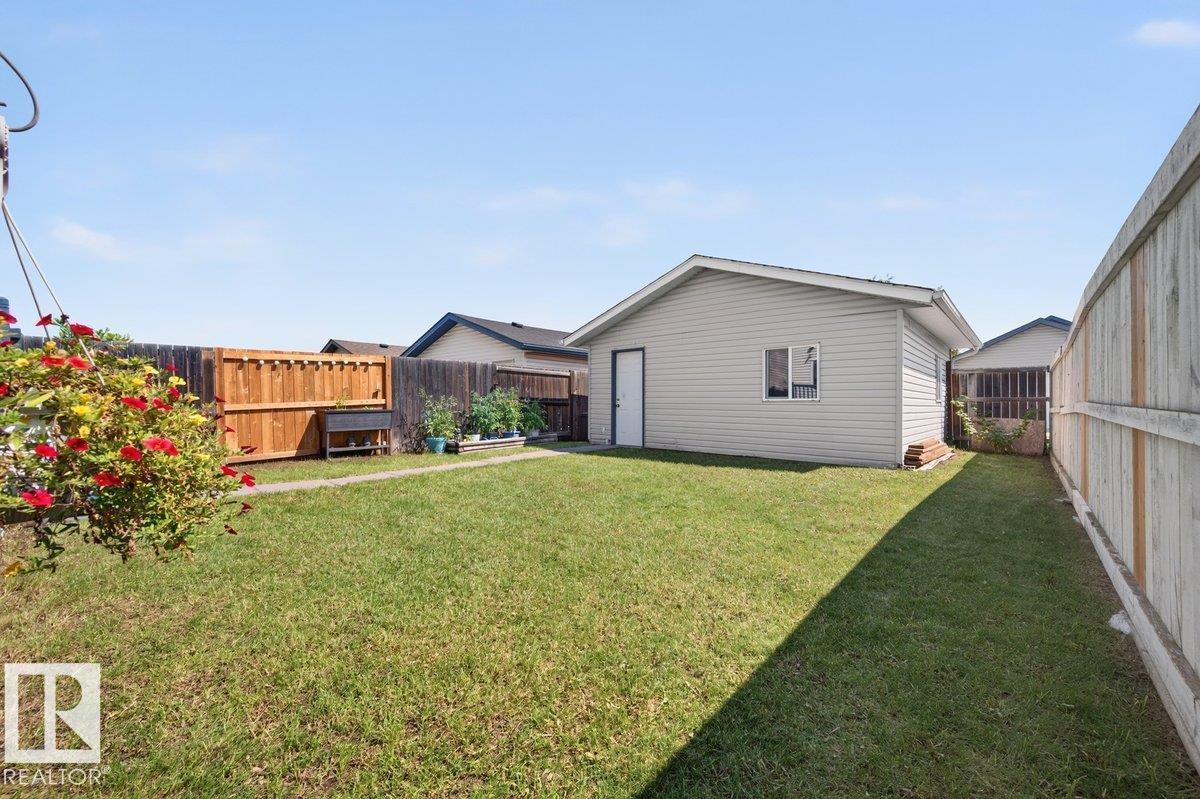 17411 90 ST NW - 50