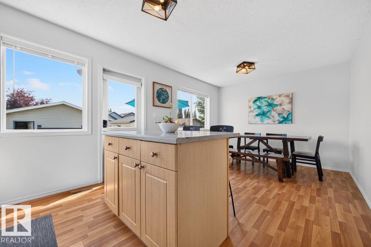 17411 90 ST NW - 19