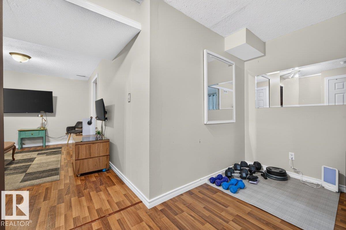 17411 90 ST NW - 43