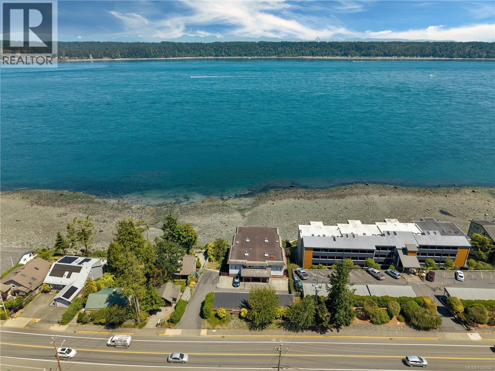 #2 553 Island Hwy - 42