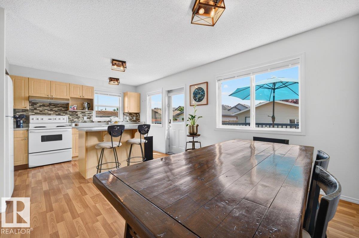 17411 90 ST NW - 24