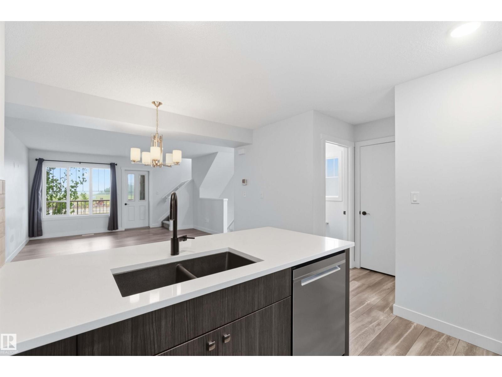 36 1005 GRAYDON HILL BV SW - 25