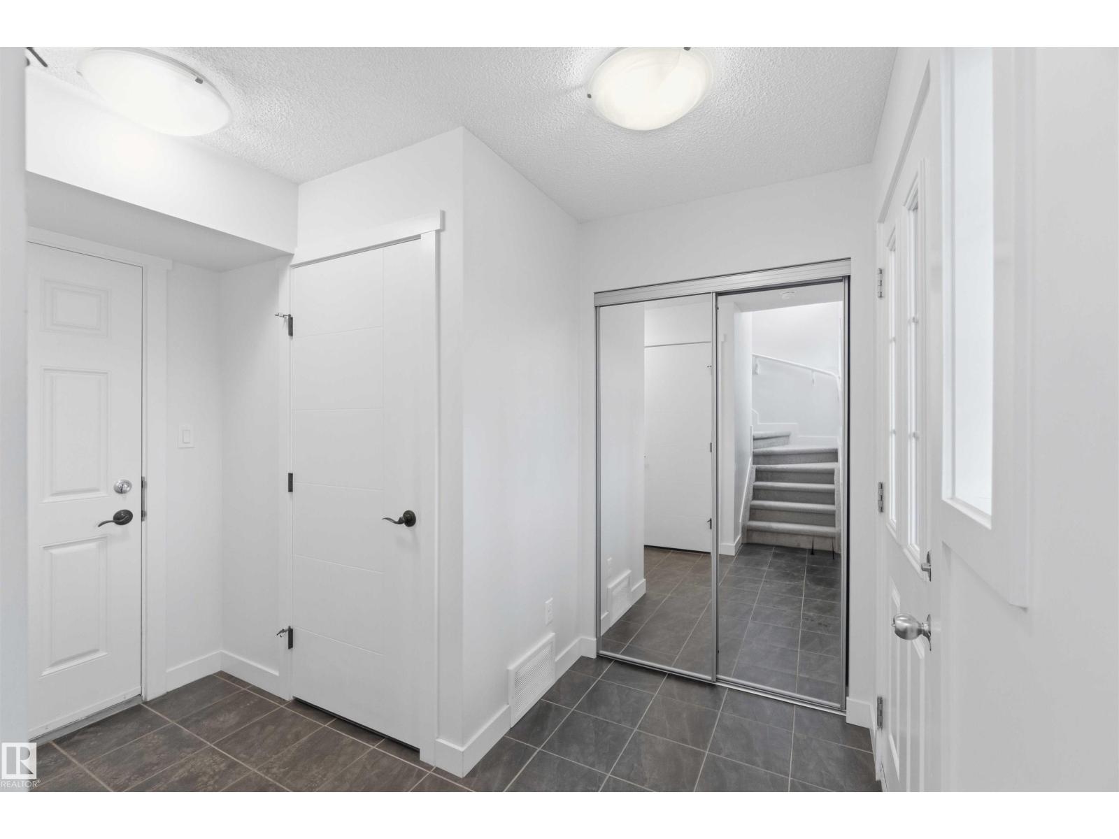 36 1005 GRAYDON HILL BV SW - 9