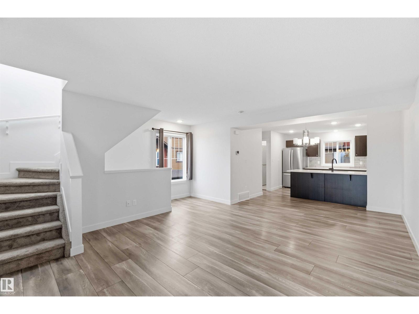 36 1005 GRAYDON HILL BV SW - 15